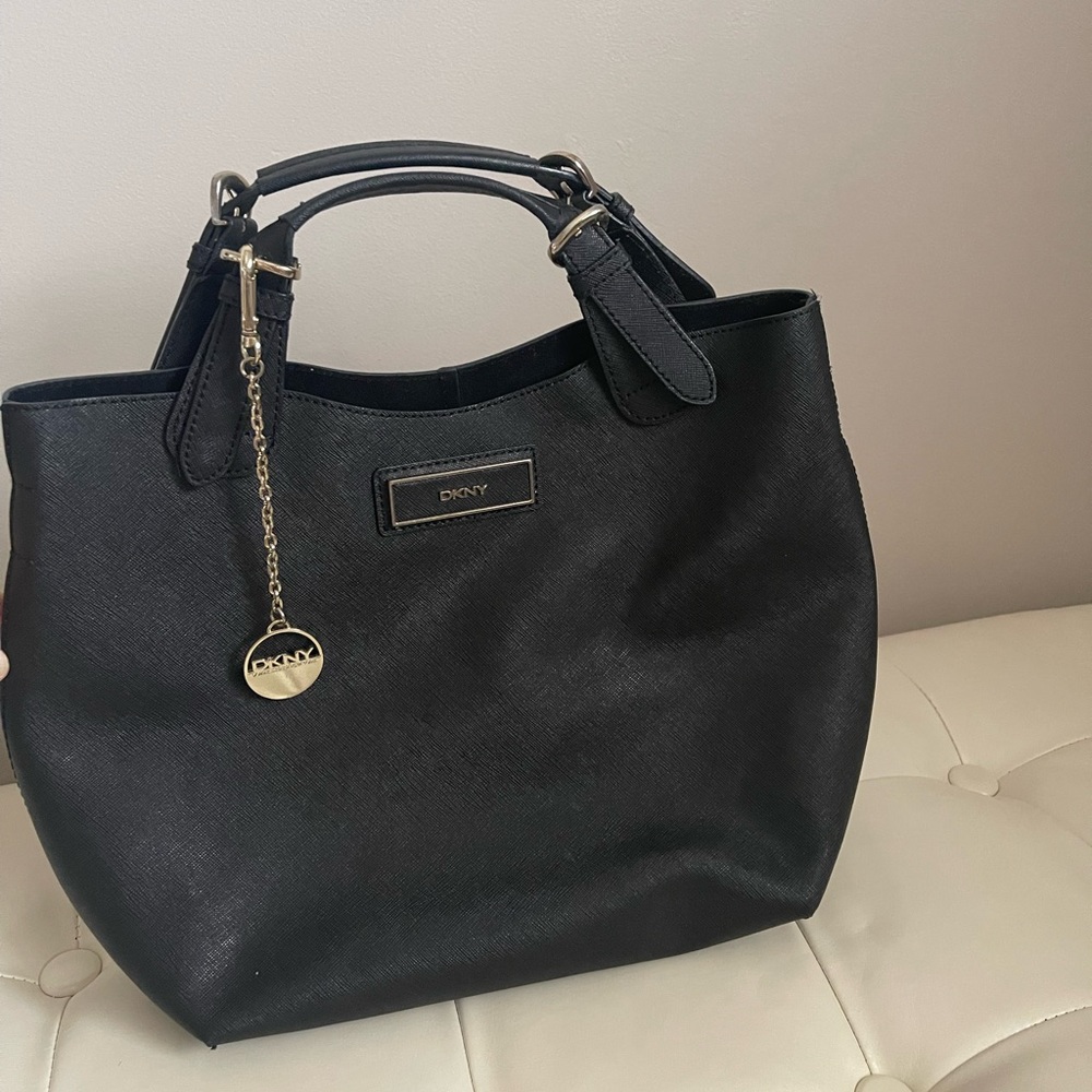 Dkny bucket bag